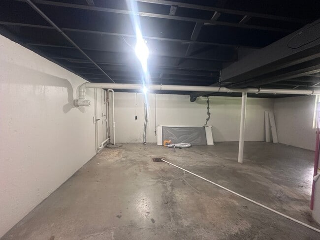 Building Photo - 2129 Dogoon Dr
