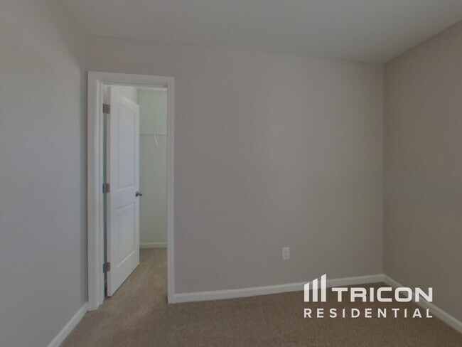 Building Photo - 5186 Duck Ln