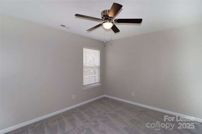 Building Photo - 915 Harbour View Cove NE