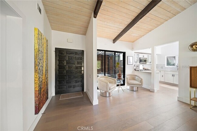 Building Photo - 2522 Zorada Dr