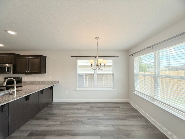 Building Photo - Charming Cottage Home - Commanders Cove