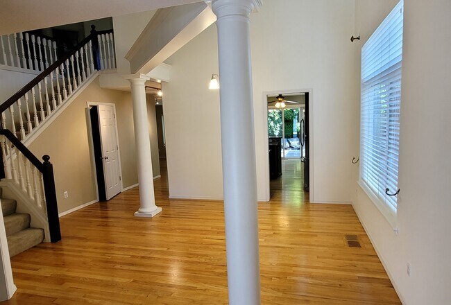 Building Photo - 17077 NW Elk Run Dr