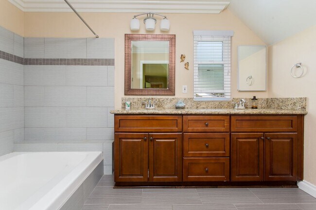Building Photo - 30311 Goodspring Dr