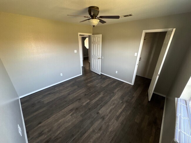 Building Photo - 1110 Farley Cir