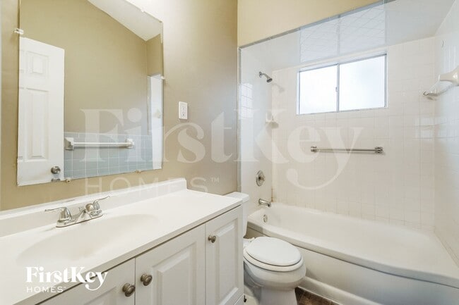 Building Photo - 1295 Ensenada Dr