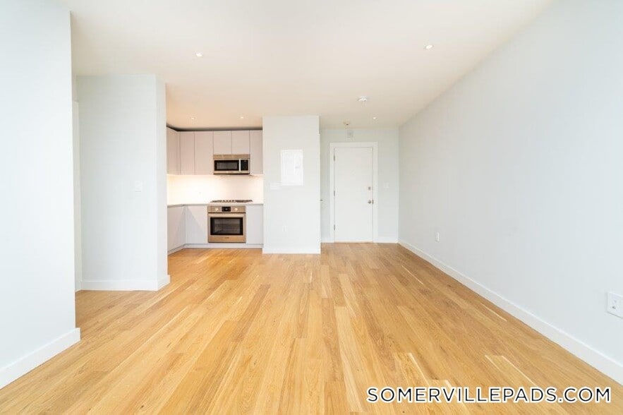 Building Photo - 123 Highland Ave