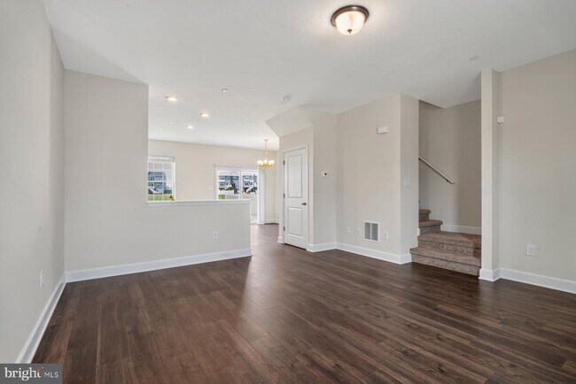 Building Photo - 109 Holstein Dr