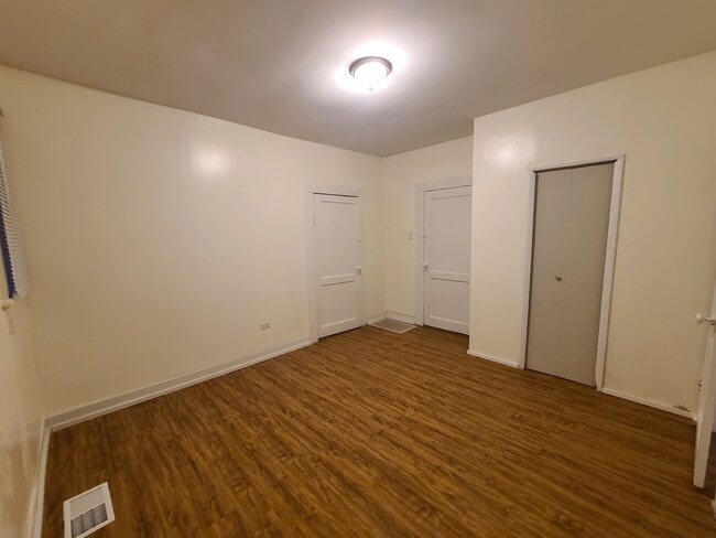 Building Photo - 1921 10th St