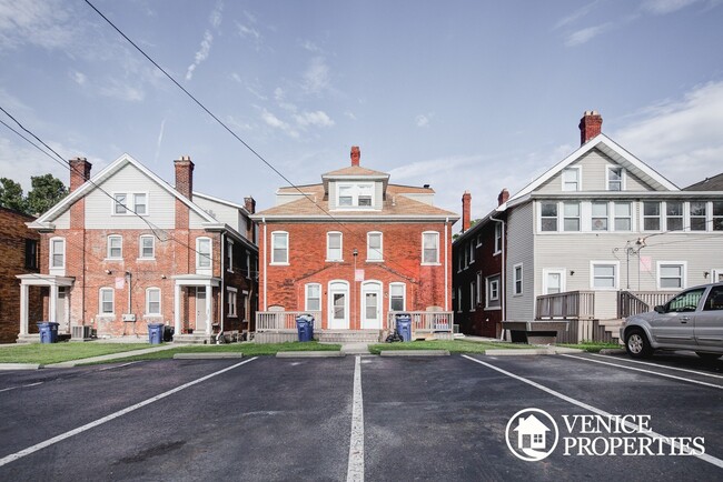 Building Photo - 5 Bedroom on OSU Campus