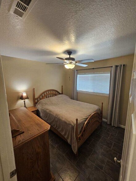 Building Photo - 1460 Berry Dr