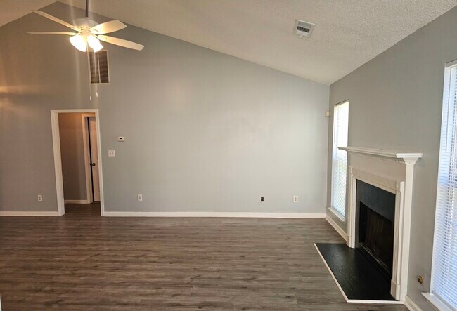 Building Photo - 6633 Biscayne