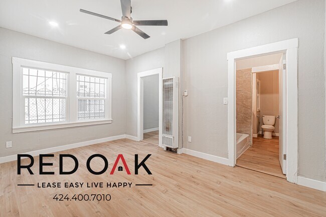 Building Photo - 4606 S Vermont Ave