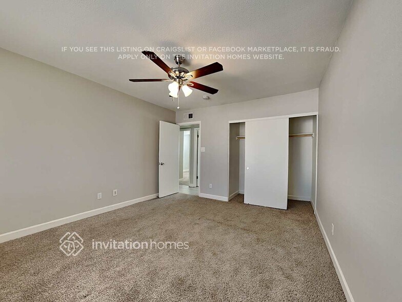 Building Photo - 1524 E Alameda Dr