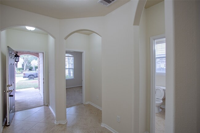 Building Photo - 24535 Carlton Springs Ln