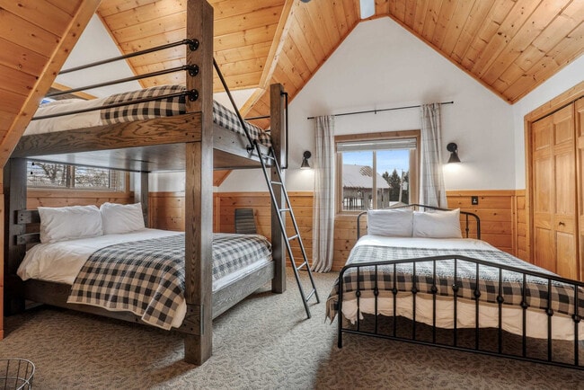 Building Photo - S3925 County Hwy BD