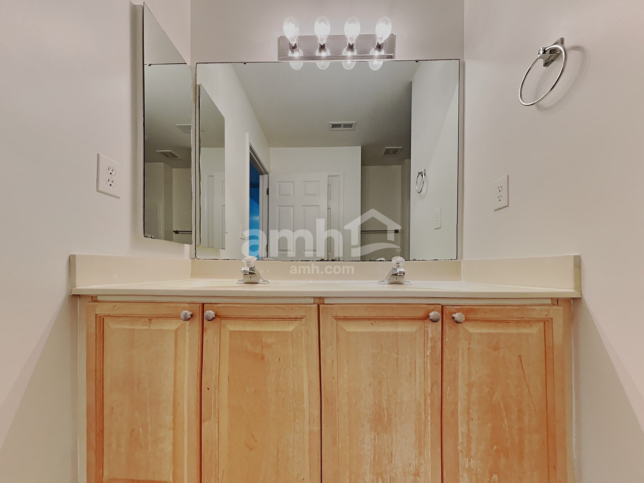 Building Photo - 219 Chandeleur Dr