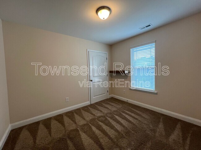 Building Photo - 4411 Low Oak Ct