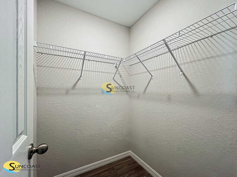 Building Photo - 2841 W Xenox Dr