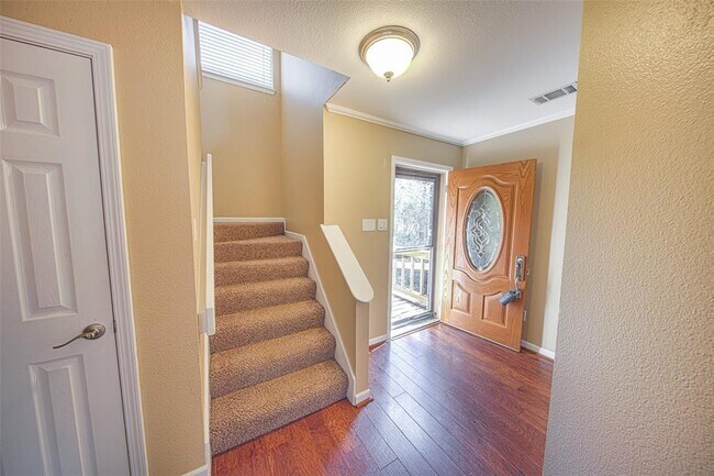 Building Photo - 49 Sawmill Grove Ln