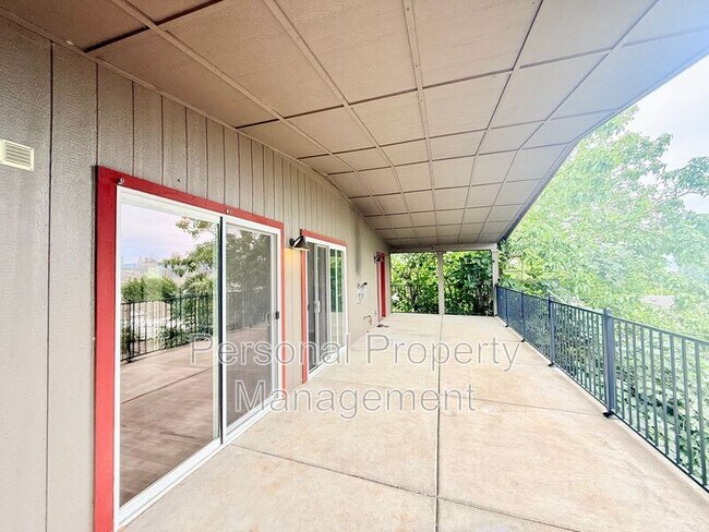 Building Photo - 1710 Lincoln Ave