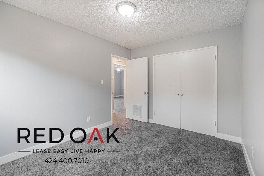 Building Photo - 660 S Riverside Ave