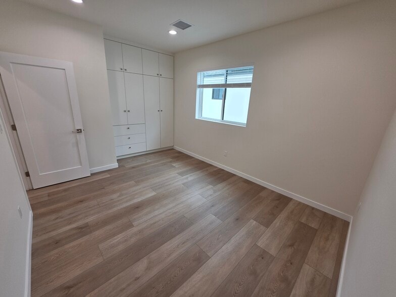 Building Photo - 6746 Ben Ave