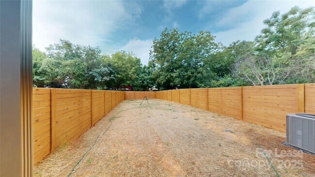 Building Photo - 313 E Peterson Dr
