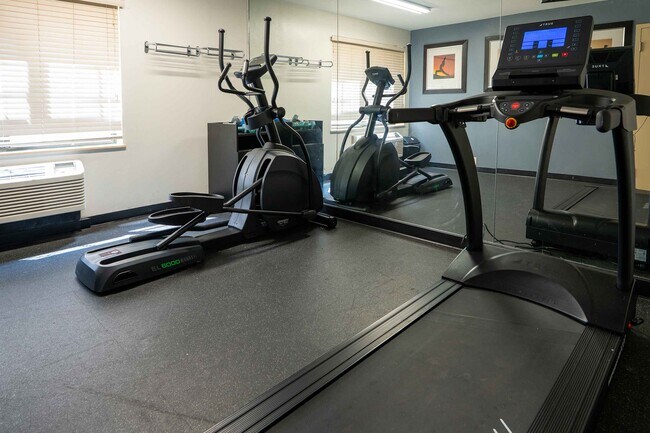 Building Photo - Furnished Studio-Phoenix - Biltmore