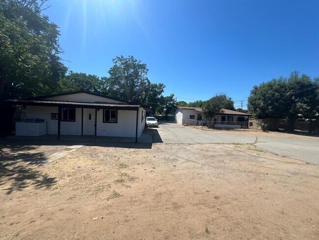 Building Photo - Fully Furnished 3 Bed House for Rent Campbell Ave Riverside CA