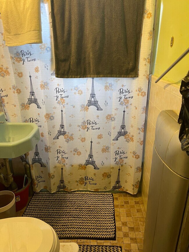 Building Photo - 50 Kenilworth Pl