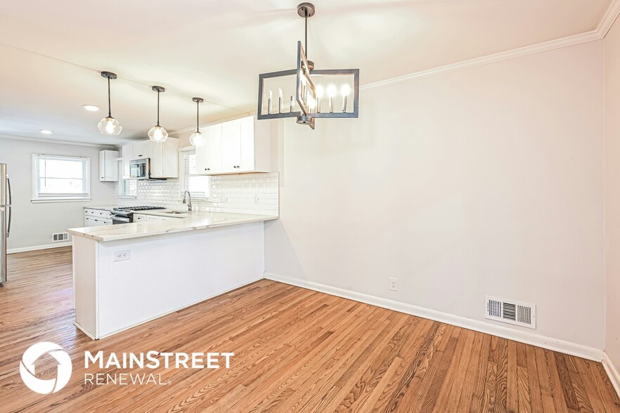 Building Photo - 1512 Knollwood Terrace