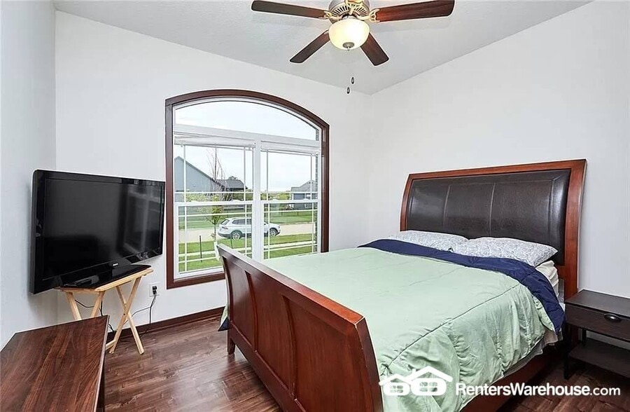 Building Photo - 254 S 91st St