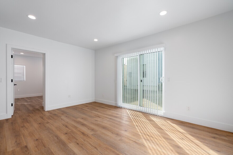 Building Photo - 2934 Somerset Dr