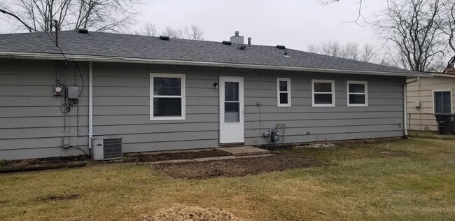 Building Photo - 3 Bedroom Ranch