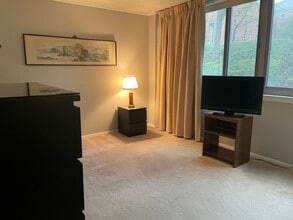 Building Photo - 5353 Columbia Pike