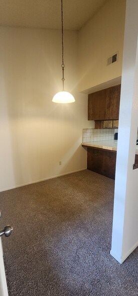 Dinning Area - 5913 Auburn Oaks Dr