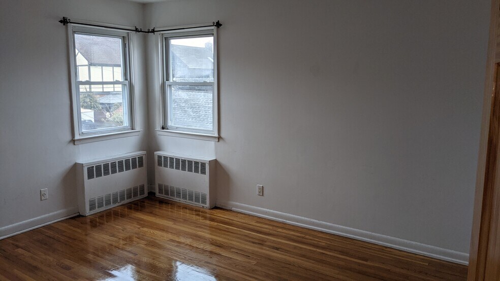 Building Photo - 16619 25th Ave