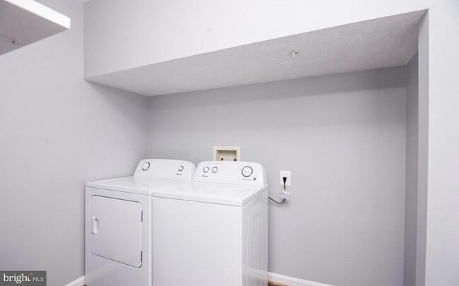 Building Photo - 8800 Community Square Ln