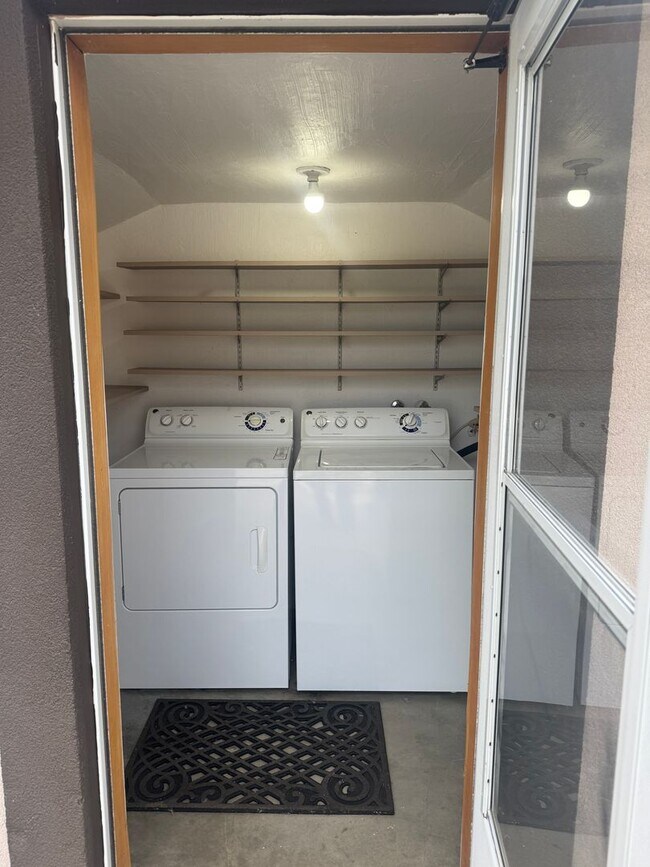 Building Photo - Furnished 1 bedroom in South Redding