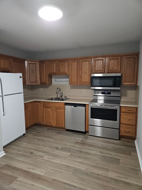 Building Photo - 491 Falls Ave