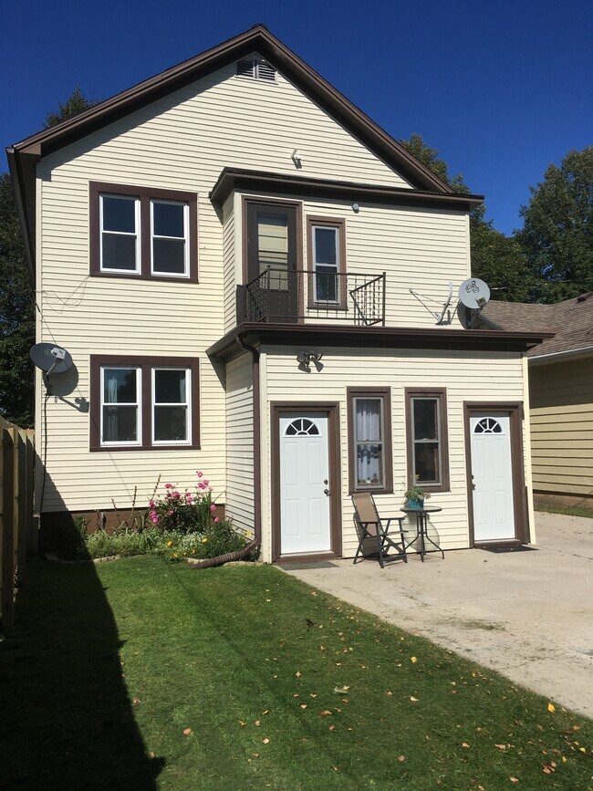 Building Photo - 1233A Trimberger Ct