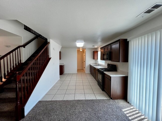 Building Photo - 1230 Sunup Dr