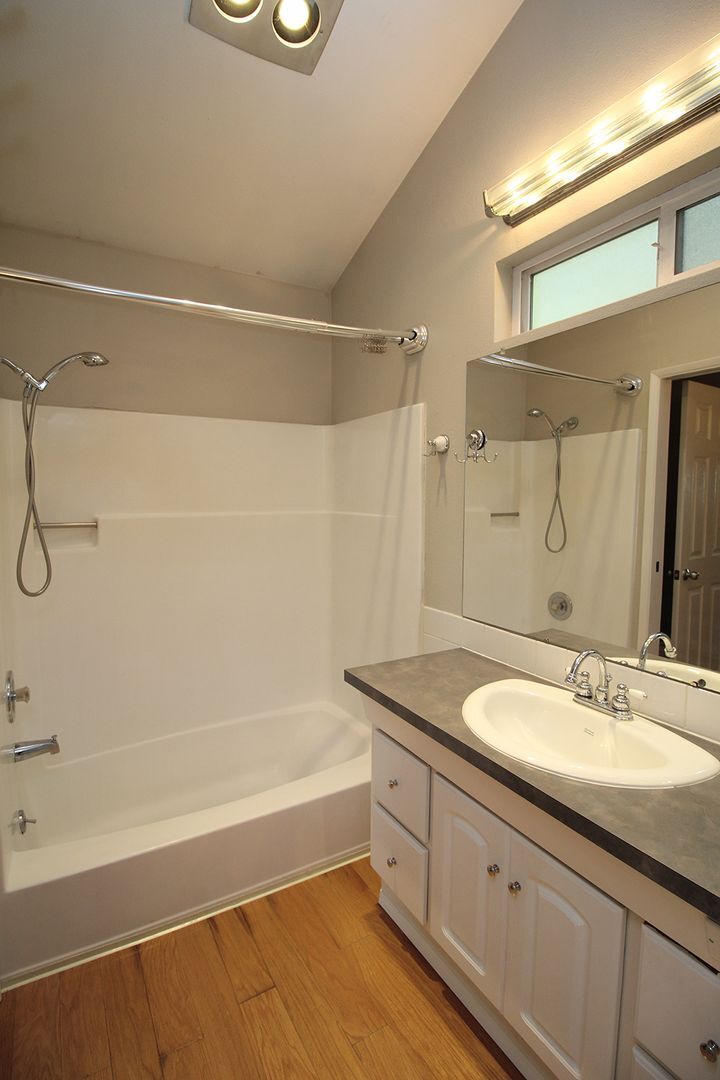 Building Photo - 11731 SW 41st Ave