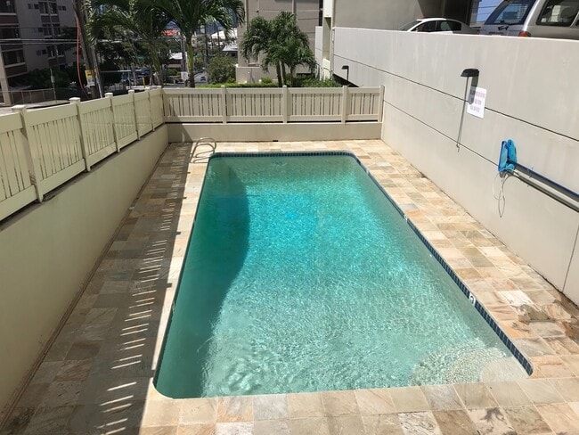 Building Photo - Westview Plaza - 1 bdrm, 1 bath, 1 covered...