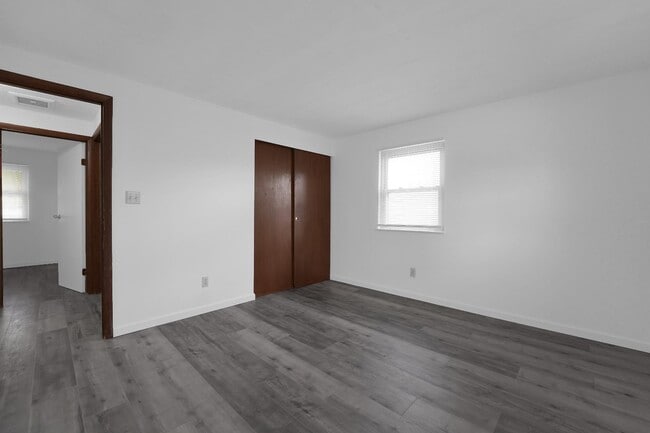 Building Photo - 3384 Norwalk Rd