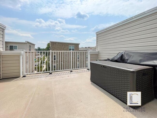 Building Photo - 9616 Wesbourne Dr