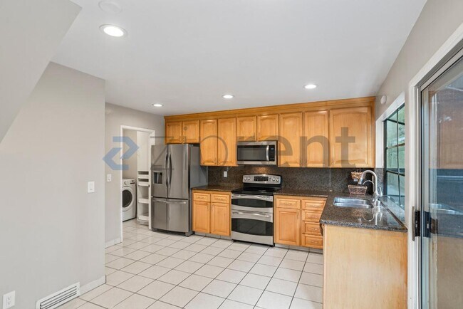 Building Photo - 502 Pine Wood Ln