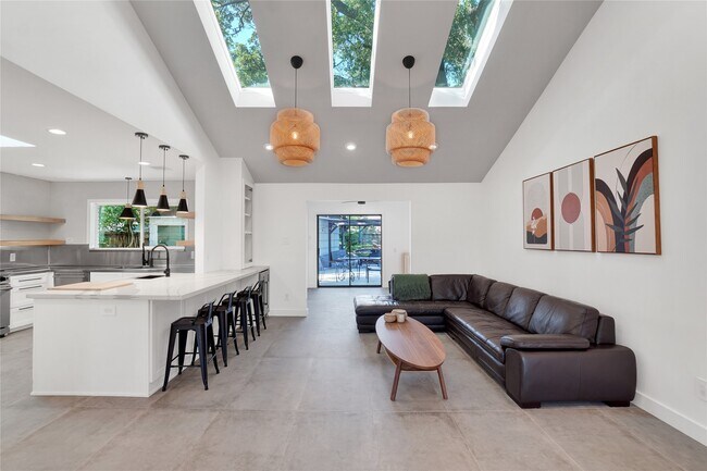 Building Photo - 5226 Kinglet St