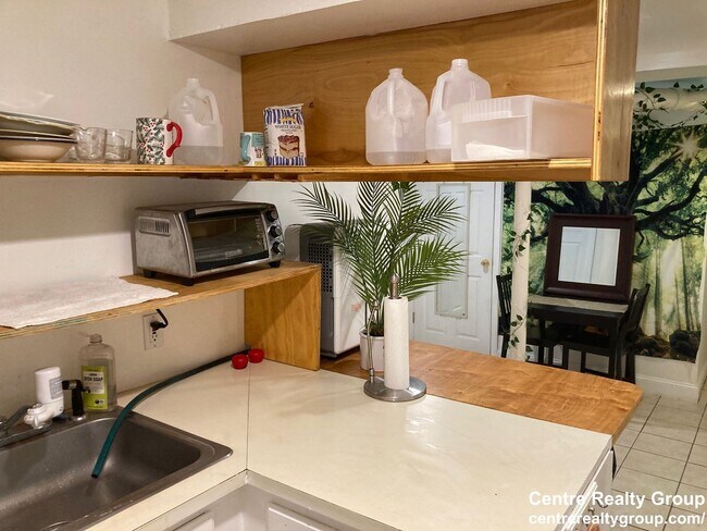 Building Photo - Amazing value two bedroom in Brookline