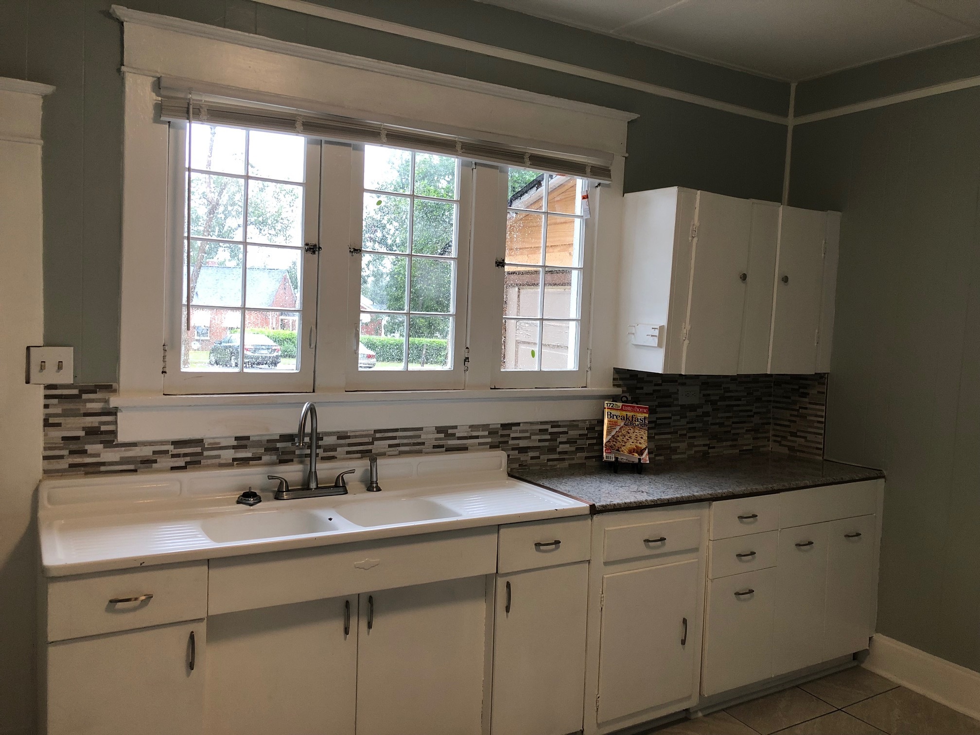 Kitchen Cabinet, Granite Counter Top, Tiled Back-splash - 1837 McDowell St